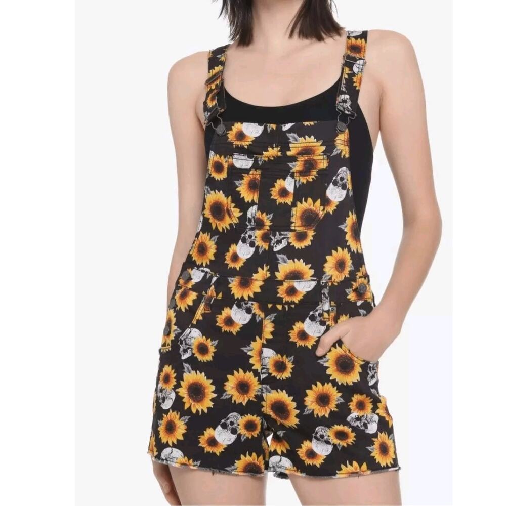 Hot Topic Shortalls Bibs Med Sunflower Skulls Black Denim Grunge Goth Dark Fairy